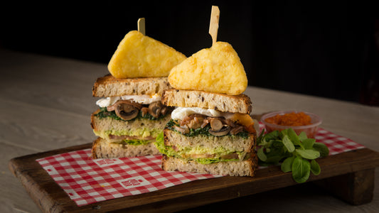 Veggie Club Sandwich (v)